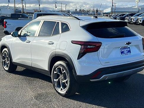 New 2026 Chevrolet Trax LT w/ LT Convenience Package image 7