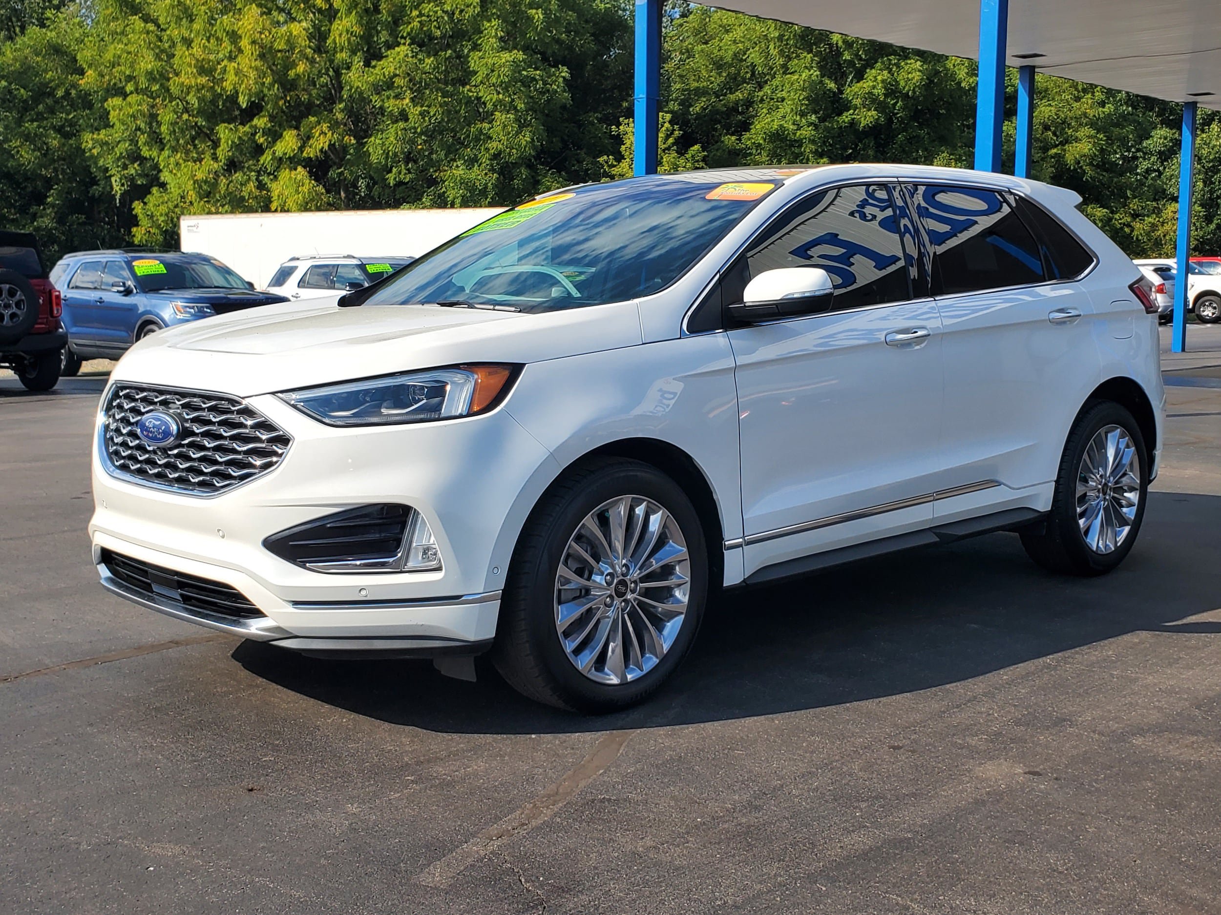 Used 2021 Ford Edge Titanium w/ Equipment Group 301A FWD image 2
