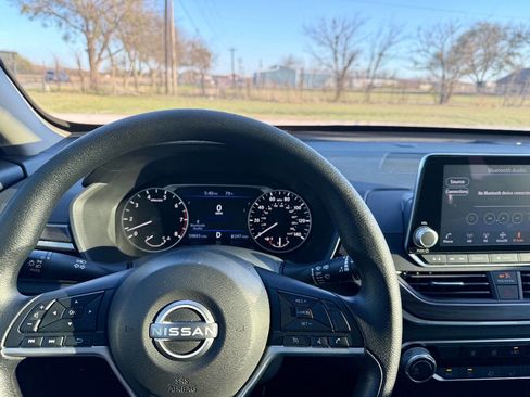 Used 2023 Nissan Altima 2.5 SV image 18