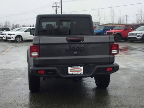 New 2025 Jeep Gladiator Sport image 7