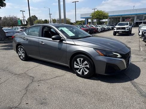 Used 2024 Nissan Altima 2.5 S FWD image 7