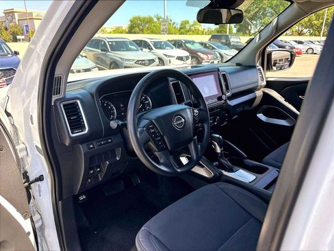 Used 2022 Nissan Frontier SV AWD/4WD image 15