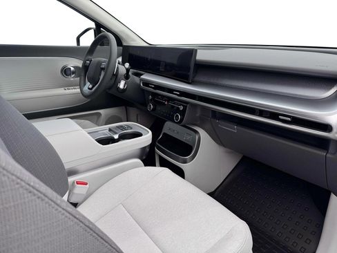 New 2026 Hyundai Ioniq 9 S RWD image 16