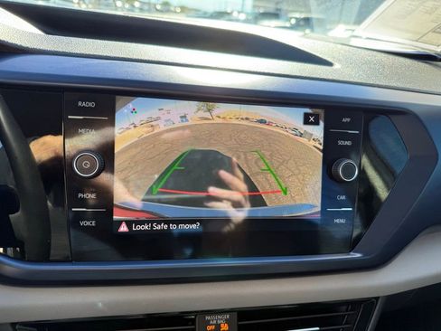 Used 2022 Volkswagen Taos SE image 28