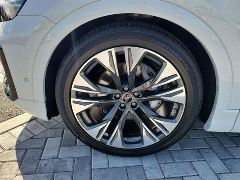 Used 2025 Audi Q8 Prestige image 13