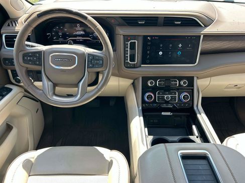 Used 2023 GMC Yukon Denali w/ Advanced Technology Package AWD/4WD image 27