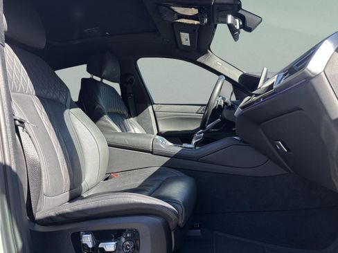 Used 2022 BMW X6 xDrive40i w/ Executive Package image 23