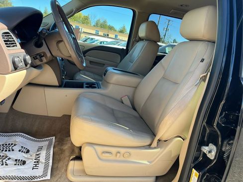 Used 2010 GMC Yukon SLT w/ SLT-2 Equipment Package AWD/4WD image 14