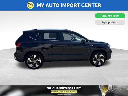 Used 2024 Volkswagen Taos SE AWD/4WD image 8