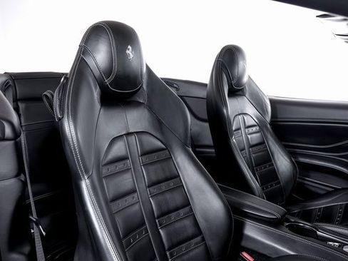 Used 2016 Ferrari California T image 54