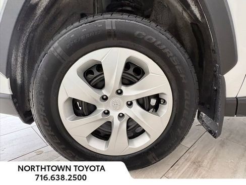 Used 2023 Toyota RAV4 LE image 27