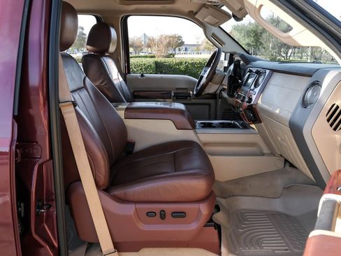 Used 2012 Ford F250 King Ranch w/ King Ranch w/Chrome Pkg image 31