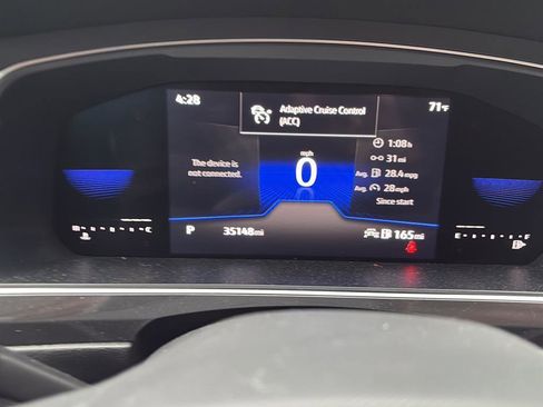 Used 2022 Volkswagen Tiguan SE image 2