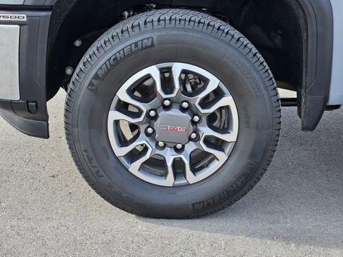 Used 2024 GMC Sierra 2500 SLT w/ SLT Convenience Package image 12