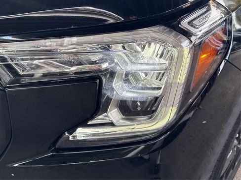 Used 2023 GMC Terrain SLE w/ Elevation Edition image 16