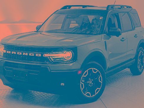 Certified 2025 Ford Bronco Sport Outer Banks w/ Outer Banks Tech Package+ AWD/4WD image 6