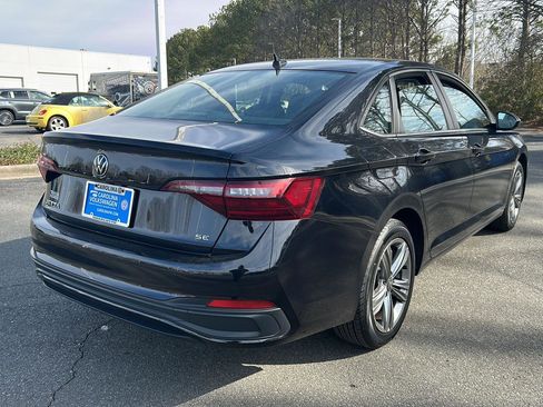 Used 2024 Volkswagen Jetta SE image 7