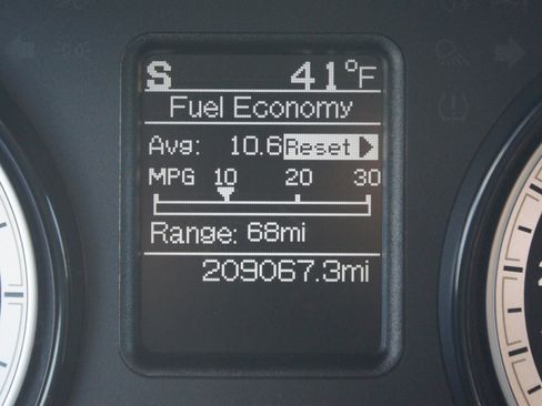 Used 2018 RAM 1500 Classic SLT image 4