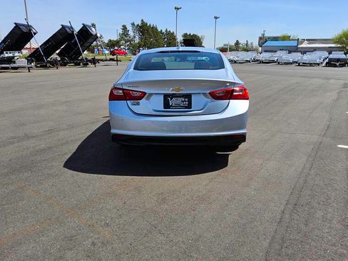 Used 2017 Chevrolet Malibu LT w/ Driver Confidence Package FWD image 6