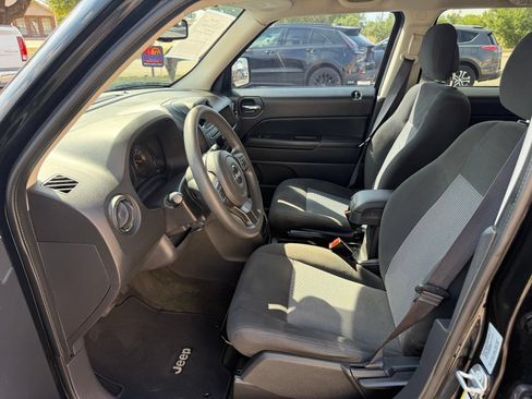 Used 2017 Jeep Patriot Sport w/ Power Value Group FWD image 12