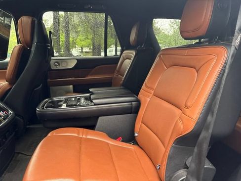 Used 2019 Lincoln Navigator Reserve w/ Cargo Package AWD/4WD image 16