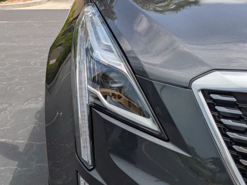 Certified 2023 Cadillac XT5 Luxury FWD image 8