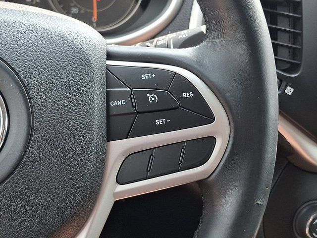 Certified 2018 Jeep Cherokee Latitude Plus AWD/4WD image 26