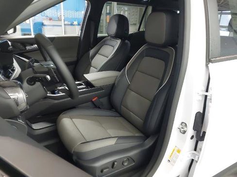 New 2026 Chevrolet Equinox LT w/ Convenience Package II image 23