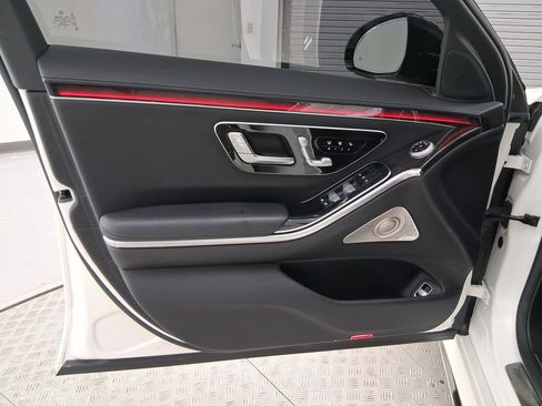 Used 2023 Mercedes-Benz S 500 S 500 image 12