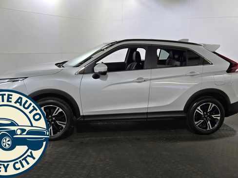 Used 2023 Mitsubishi Eclipse Cross SE image 4