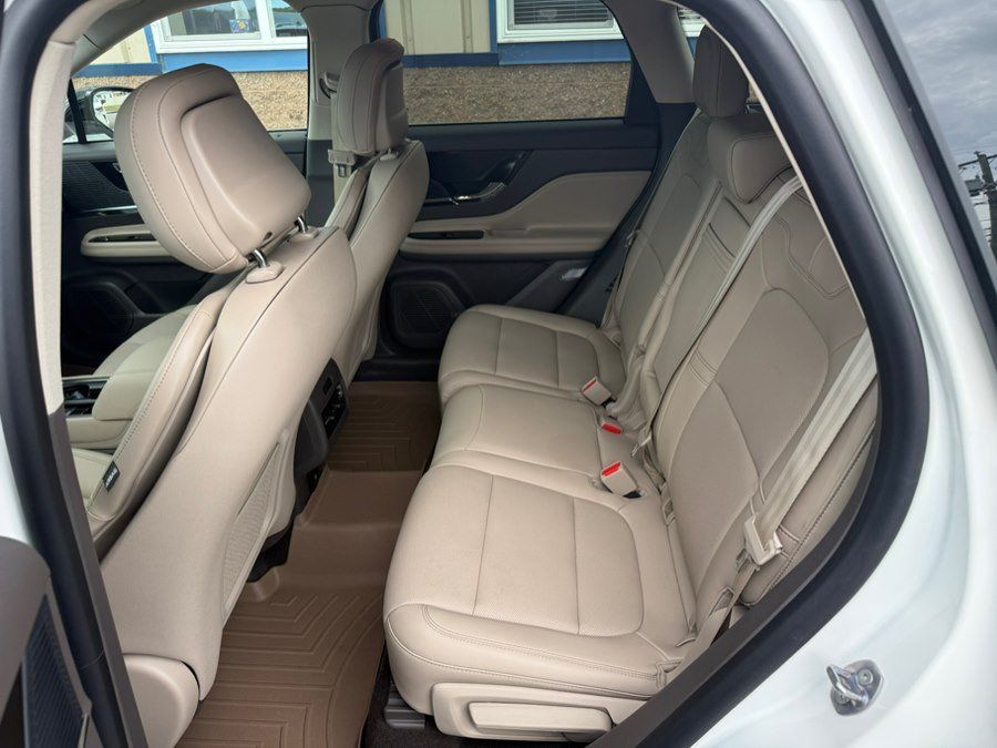 Used 2020 Lincoln Corsair AWD w/ Premium Package image 22