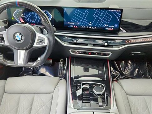 Used 2025 BMW X7 xDrive40i w/ M Sport Package image 39