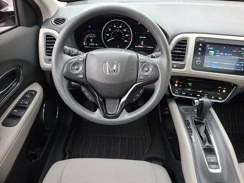 Used 2022 Honda HR-V EX image 2