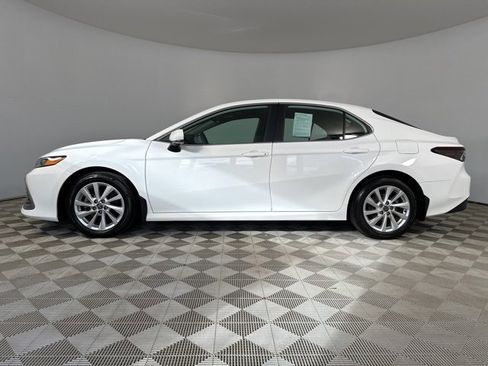 Used 2023 Toyota Camry LE image 4
