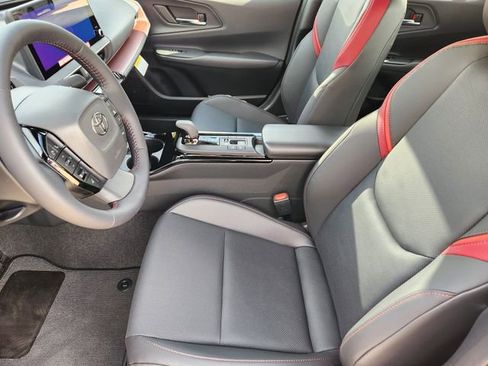 New 2026 Toyota Prius Plug-In Hybrid FWD image 11