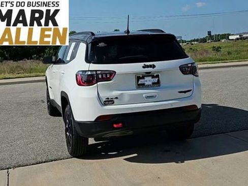 Used 2025 Jeep Compass Trailhawk AWD/4WD image 7