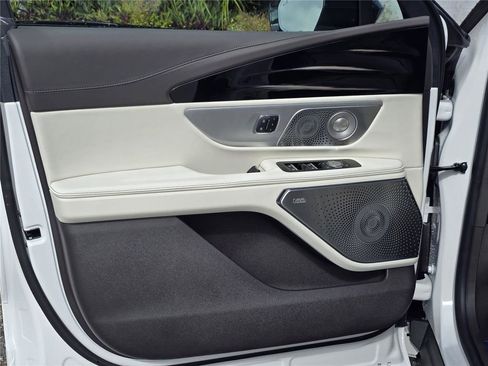 New 2026 Lincoln Nautilus Black Label AWD/4WD image 13