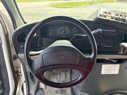 Used 1996 Ford E-350 and Econoline 350 RWD image 9