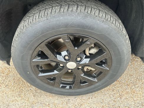 Used 2023 Jeep Grand Cherokee Limited image 11