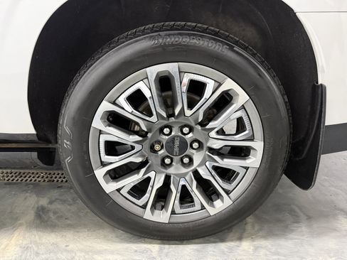 Used 2023 GMC Yukon XL Denali Ultimate image 39