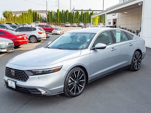 Used 2023 Honda Accord Touring image 6