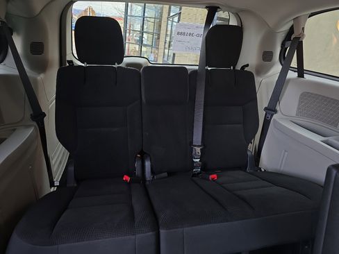 Used 2017 Dodge Grand Caravan SE w/ Power Window Group image 32