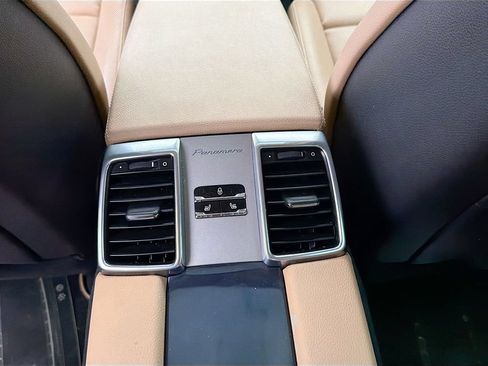 Used 2013 Porsche Panamera 4 Platinum Edition AWD/4WD image 29