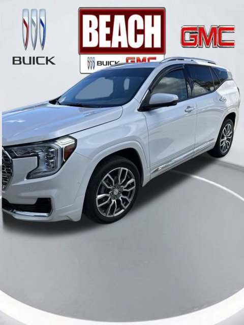 Used 2024 GMC Terrain Denali w/ Denali Premium Package AWD/4WD image 3