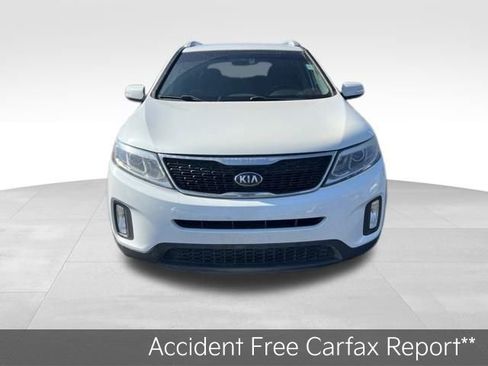Used 2014 Kia Sorento LX image 2