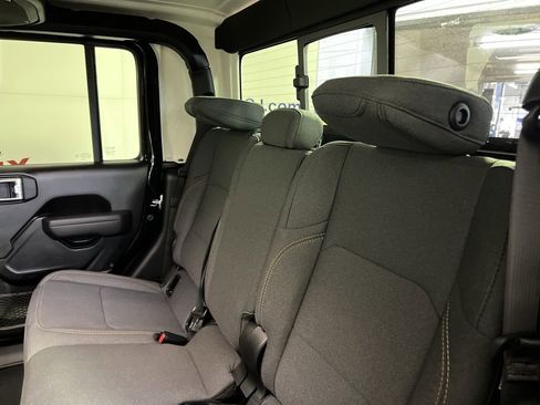 New 2026 Jeep Gladiator Sport image 23