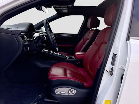 Used 2023 Porsche Macan S AWD/4WD image 25
