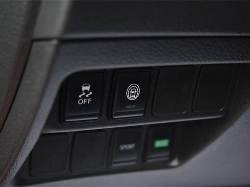 Used 2021 Nissan Rogue Sport S image 11