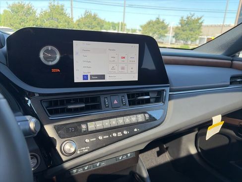 Certified 2023 Lexus ES 350 w/ Premium Package FWD image 9