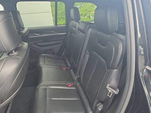 Used 2024 Jeep Grand Cherokee Limited AWD/4WD image 32
